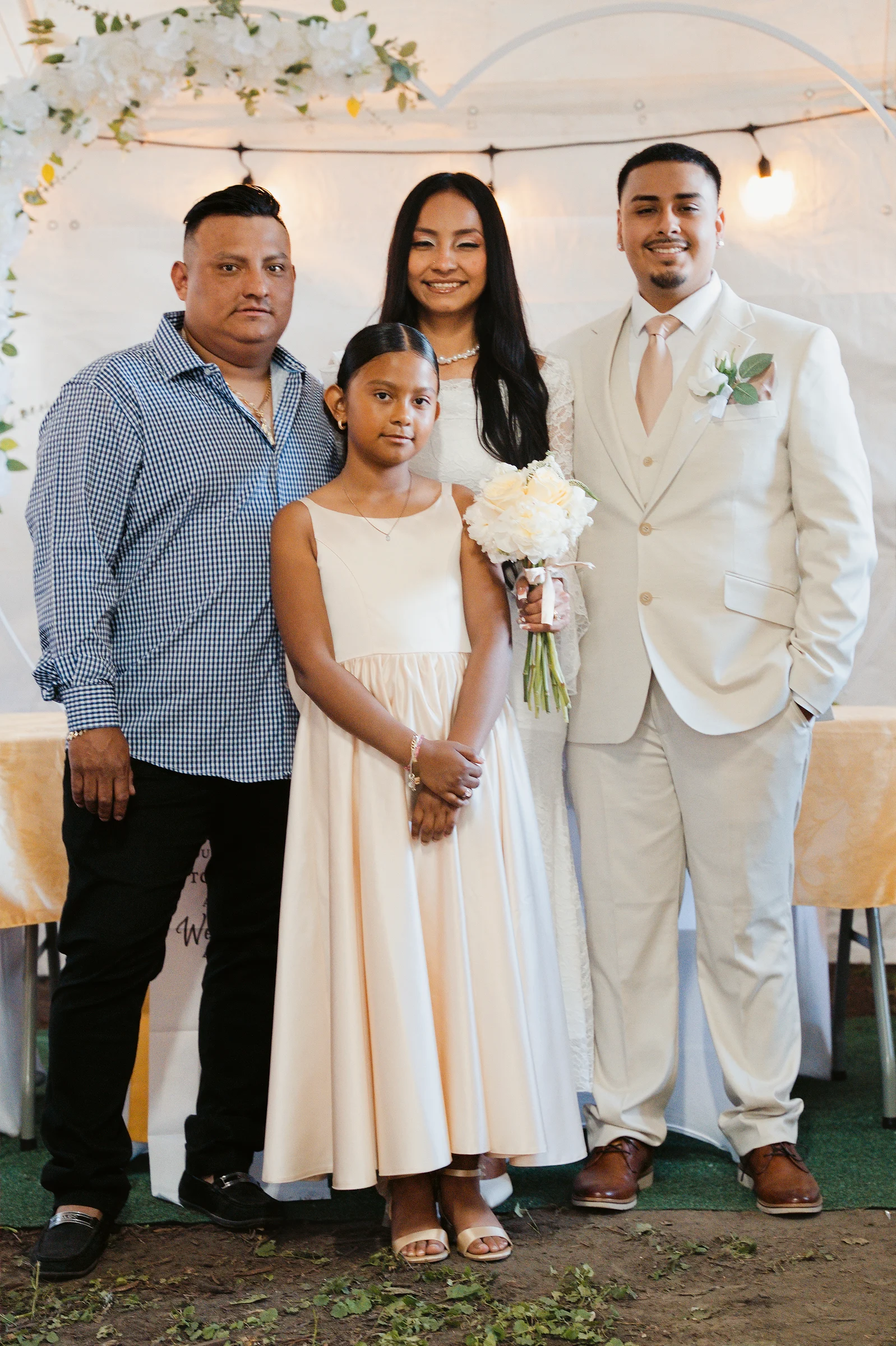 The family under the arch